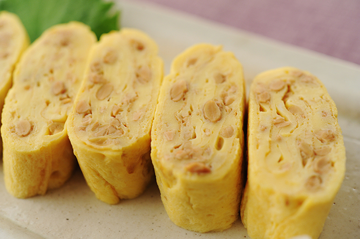 朝食の定番に！こだわり納豆だし巻き卵