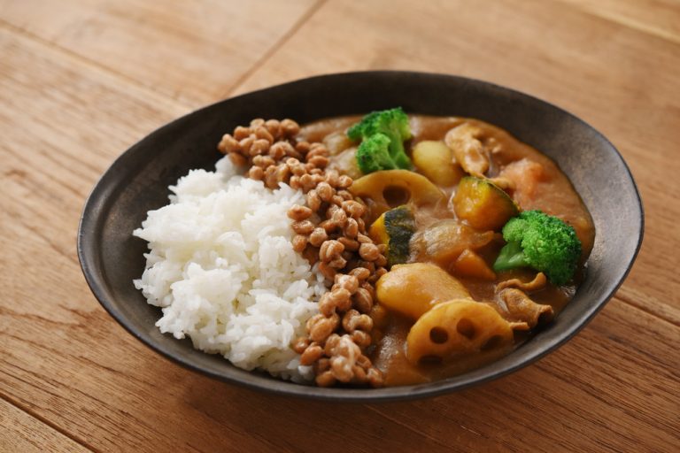 定番！野菜たっぷり納豆カレー